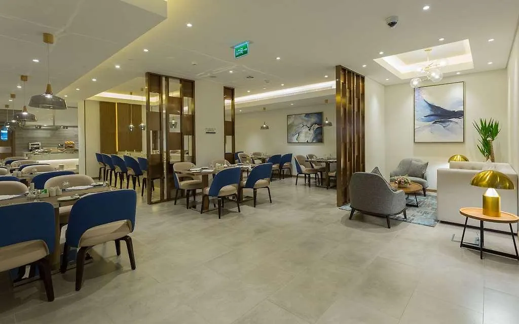 Comfort Hotel Jeddah King Road 3*,