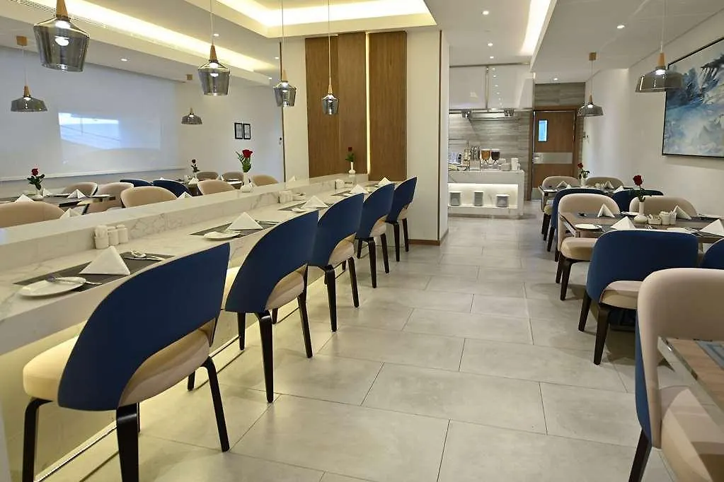 Comfort Hotel Jeddah King Road