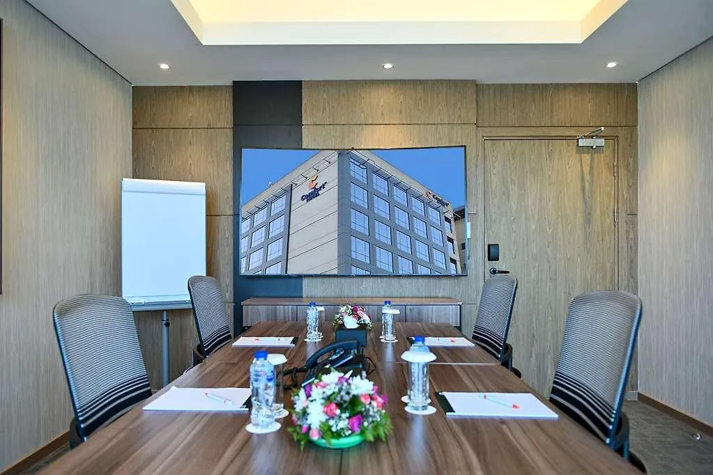 Comfort Hotel Jeddah King Road 3*,  Arabia Saudita